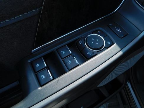 New 2026 Ford F250 Lariat w/ Black Appearance Package image 27