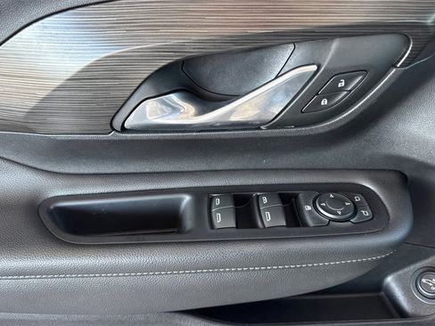 Used 2023 GMC Terrain SLE w/ Driver Convenience Package image 15