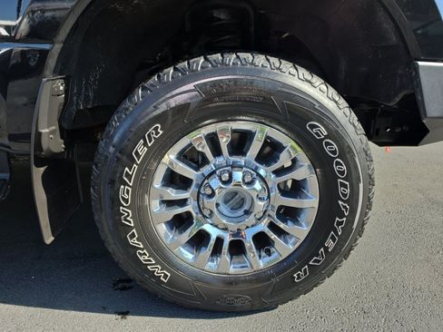 Used 2021 Ford F250 XLT w/ XLT Premium Package AWD/4WD image 18