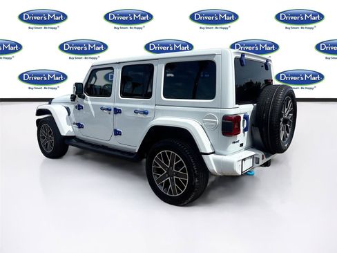 Used 2022 Jeep Wrangler Unlimited Sahara AWD/4WD image 5