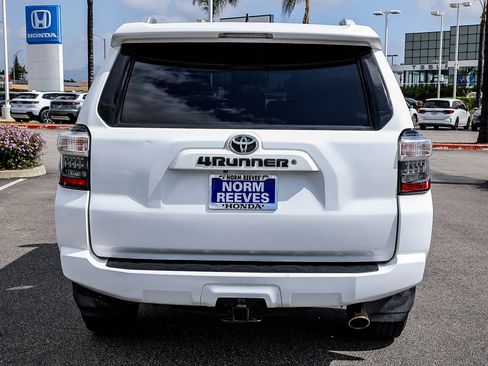 Used 2016 Toyota 4Runner SR5 image 6