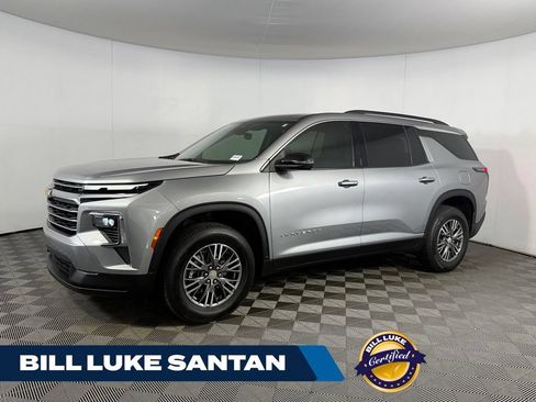Used 2025 Chevrolet Traverse LT FWD image 1