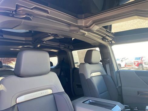 New 2025 GMC Hummer EV 2X w/ LPO, Dark Essentials Package image 39