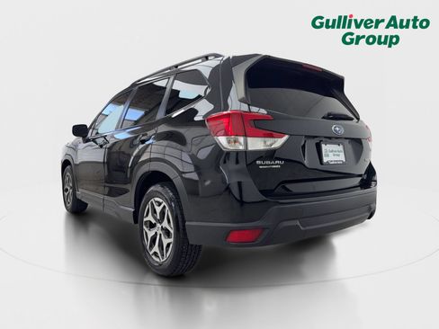 Used 2023 Subaru Forester Premium AWD/4WD image 5