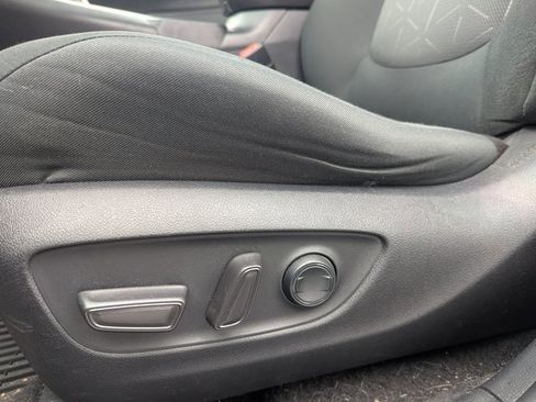 Used 2021 Toyota RAV4 XLE image 24