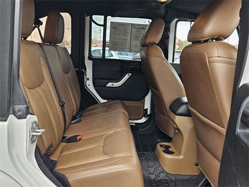 Used 2018 Jeep Wrangler Unlimited Sahara image 13