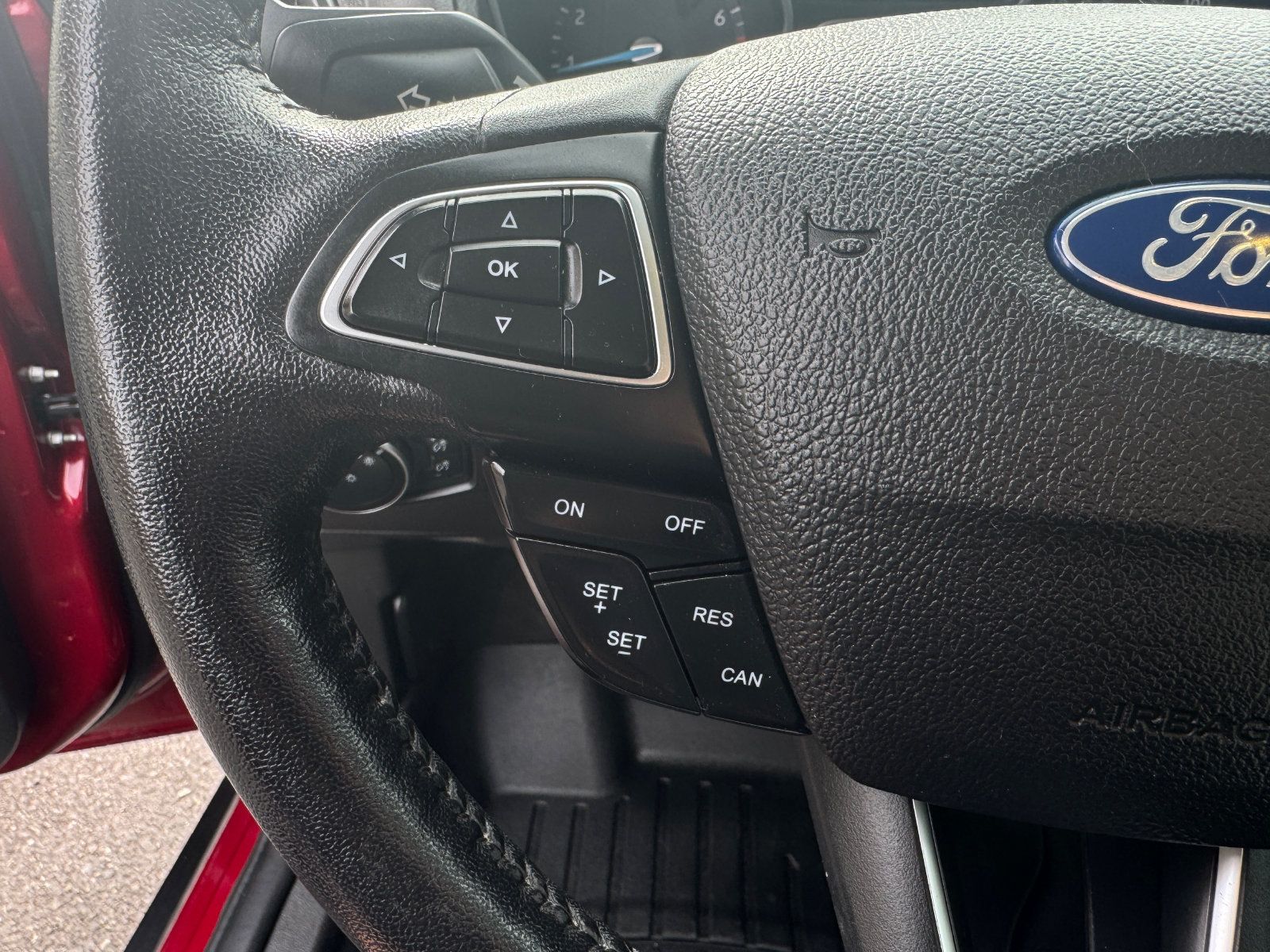 Used 2016 Ford Focus Titanium FWD image 31