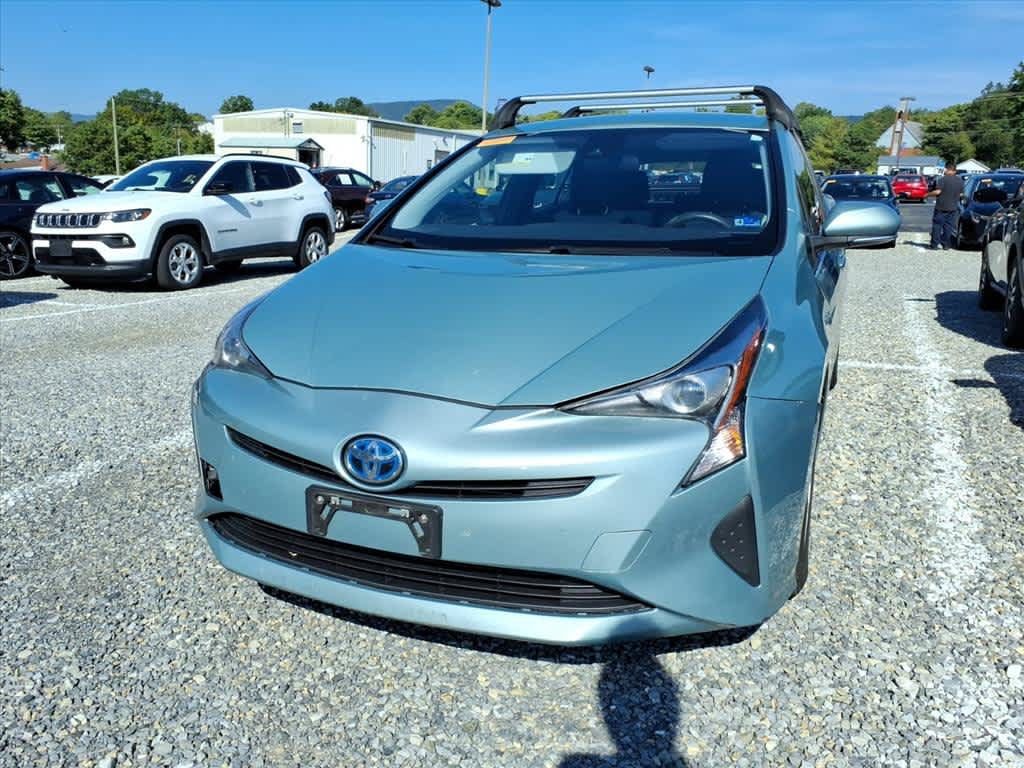 Used 2017 Toyota Prius Two FWD image 4