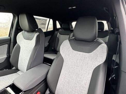 New 2025 Volkswagen ID.4 Pro image 23