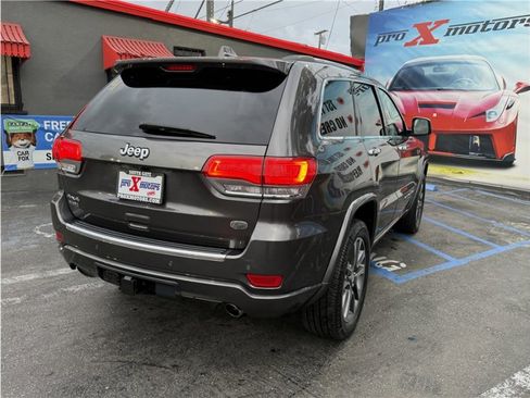 Used 2017 Jeep Grand Cherokee Overland w/ Jeep Active Safety Group image 61