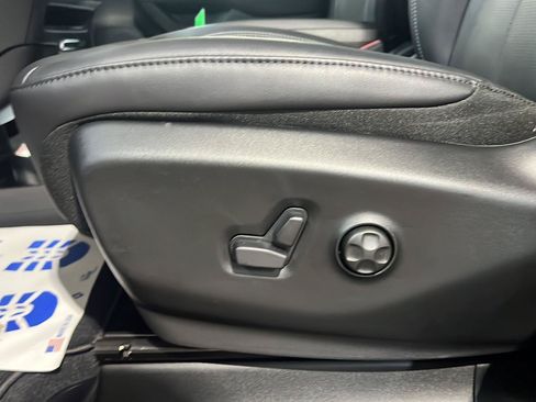 New 2026 Chrysler Pacifica Select FWD image 36