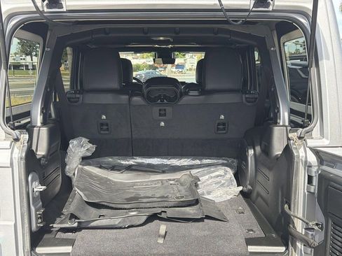 Used 2021 Jeep Wrangler Unlimited Rubicon image 25