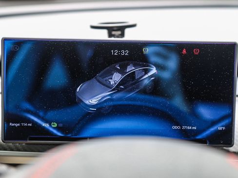 Used 2024 Tesla Model Y Performance AWD/4WD image 6