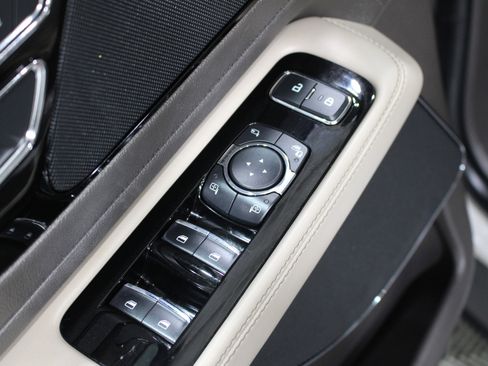 Used 2021 Lincoln Aviator Reserve w/ Equipment Group 201A AWD/4WD image 6