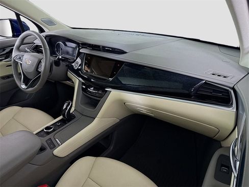 Used 2024 Cadillac XT6 Premium Luxury image 23