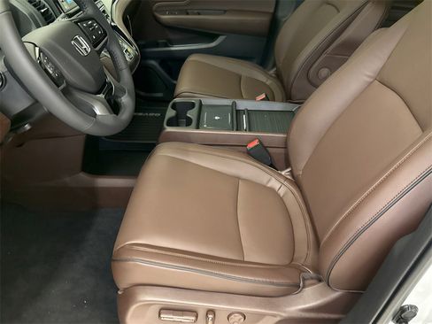 New 2026 Honda Odyssey Touring image 21