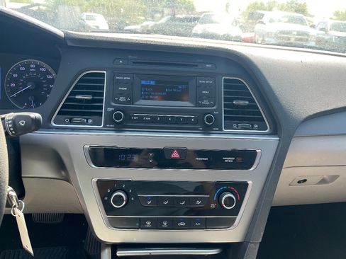 Used 2015 Hyundai Sonata SE FWD image 9