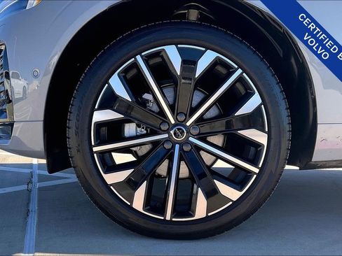 Certified 2026 Volvo XC60 B5 Ultra w/ Climate Package image 11