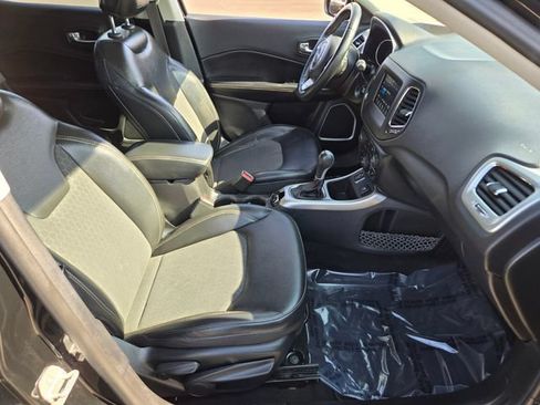 Used 2018 Jeep Compass Latitude w/ Popular Equipment Group FWD image 15