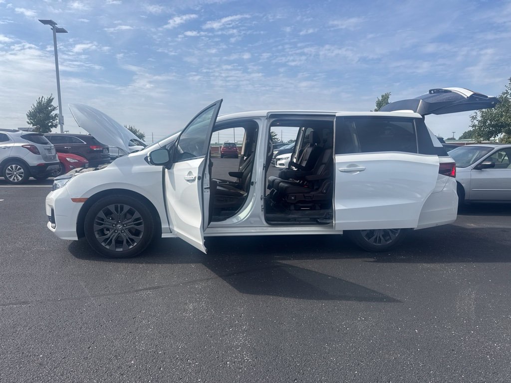 Used 2025 Honda Odyssey Touring image 22