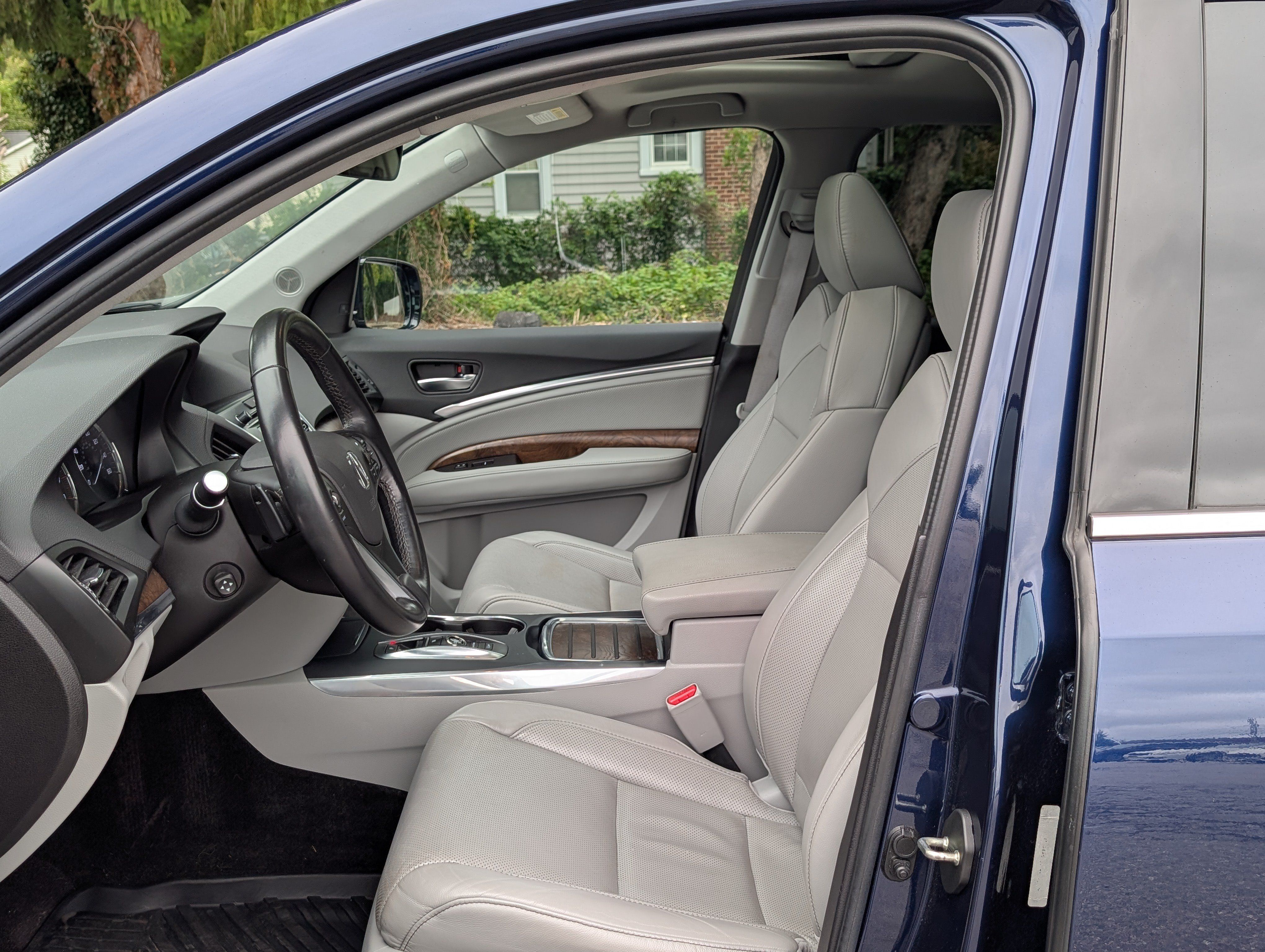 Used 2020 Acura MDX w/ Technology Package AWD/4WD image 16