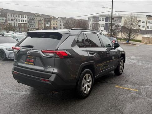 Used 2019 Toyota RAV4 LE image 5