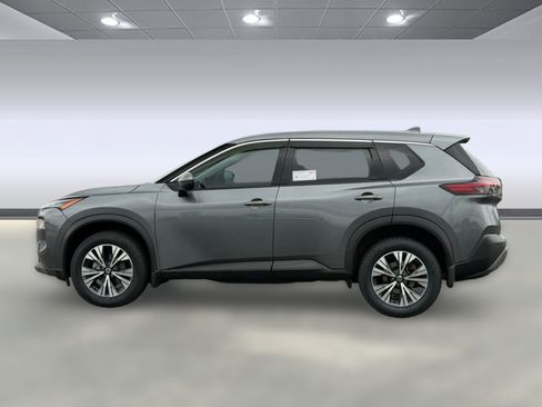 Used 2021 Nissan Rogue SV FWD image 2