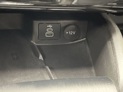 Certified 2024 Ford Escape Platinum image 24