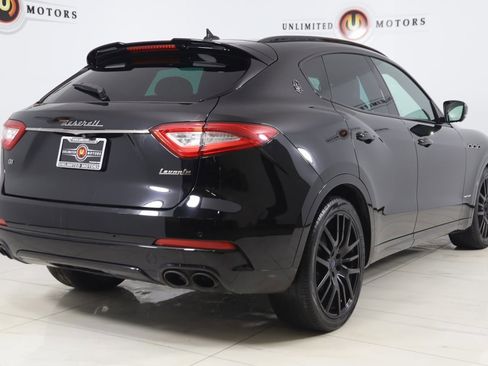 Used 2018 Maserati Levante GranSport image 3