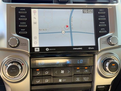 Used 2020 Toyota 4Runner Limited AWD/4WD image 21