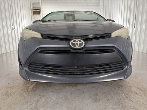 Used 2017 Toyota Corolla LE image 2