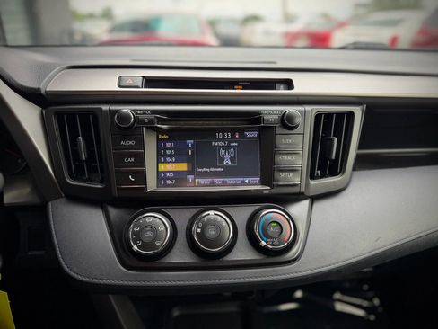 Used 2016 Toyota RAV4 LE FWD image 10