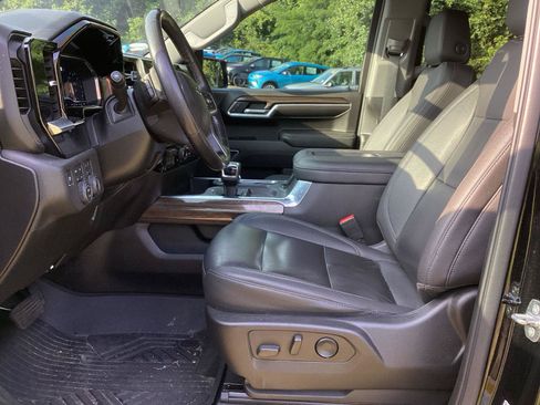 Used 2025 Chevrolet Silverado 1500 RST AWD/4WD image 8
