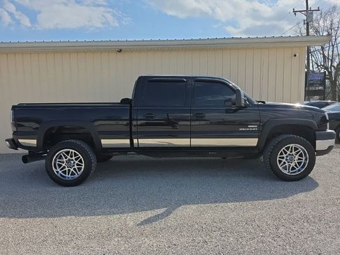 Used 2007 Chevrolet Silverado 2500 LT w/ Heavy-Duty Power Package image 3