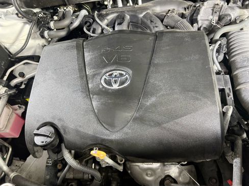 Used 2021 Toyota Highlander Platinum image 32