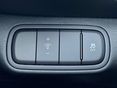 New 2026 Hyundai Venue SEL FWD image 3