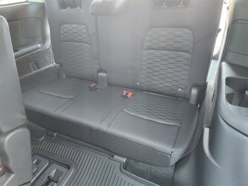 New 2025 Nissan Pathfinder SV image 21