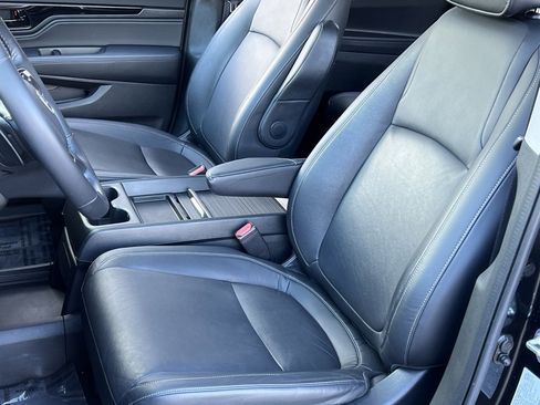 Used 2023 Honda Odyssey Touring image 14