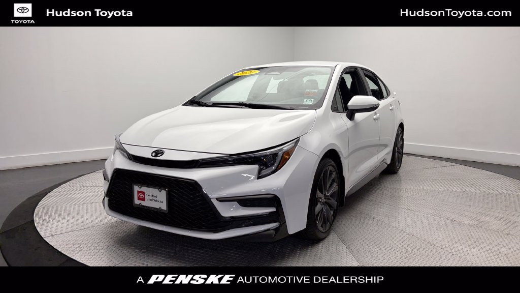 Certified 2026 Toyota Corolla SE w/ SE Package FWD image 1