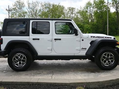 Used 2024 Jeep Wrangler Unlimited Rubicon AWD/4WD image 4