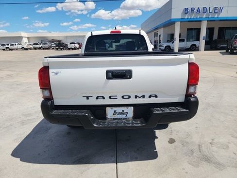 Used 2022 Toyota Tacoma SR image 5
