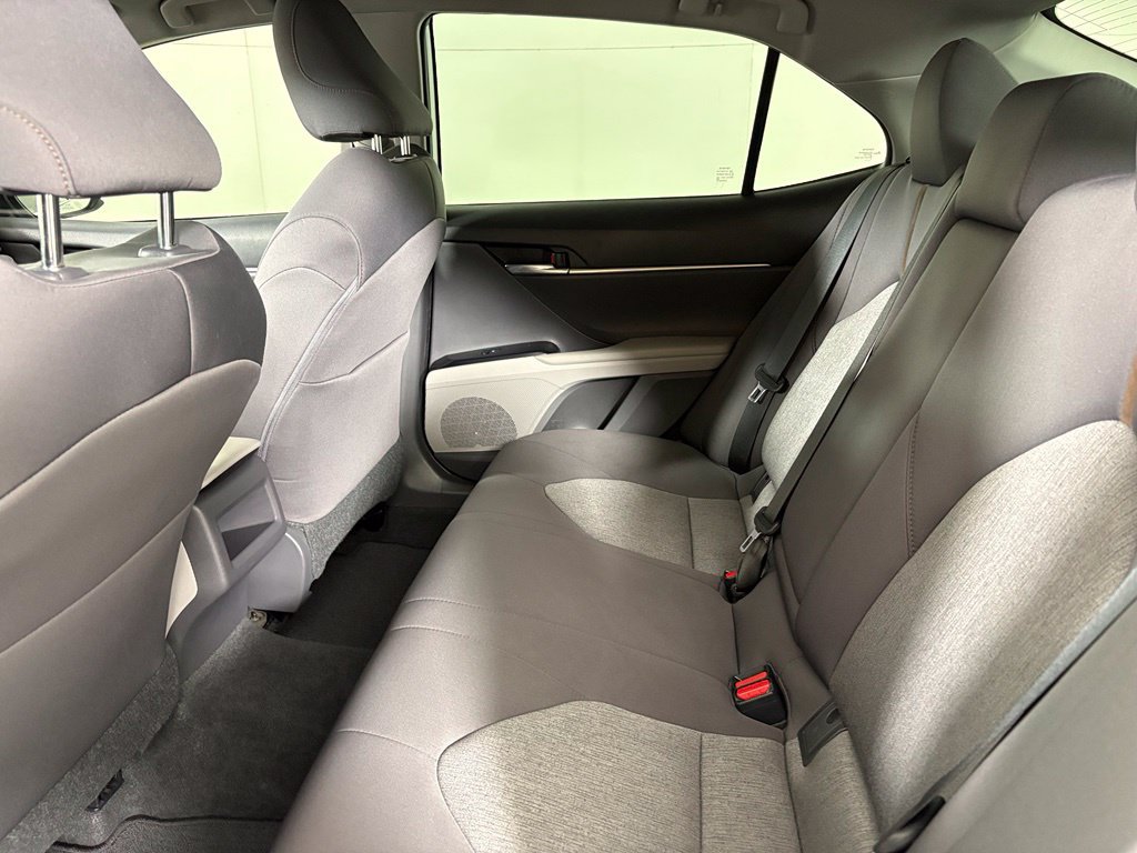 Used 2020 Toyota Camry LE w/ Carpet Mat Package FWD image 33