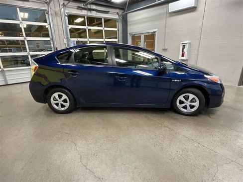 Used 2012 Toyota Prius Three image 6