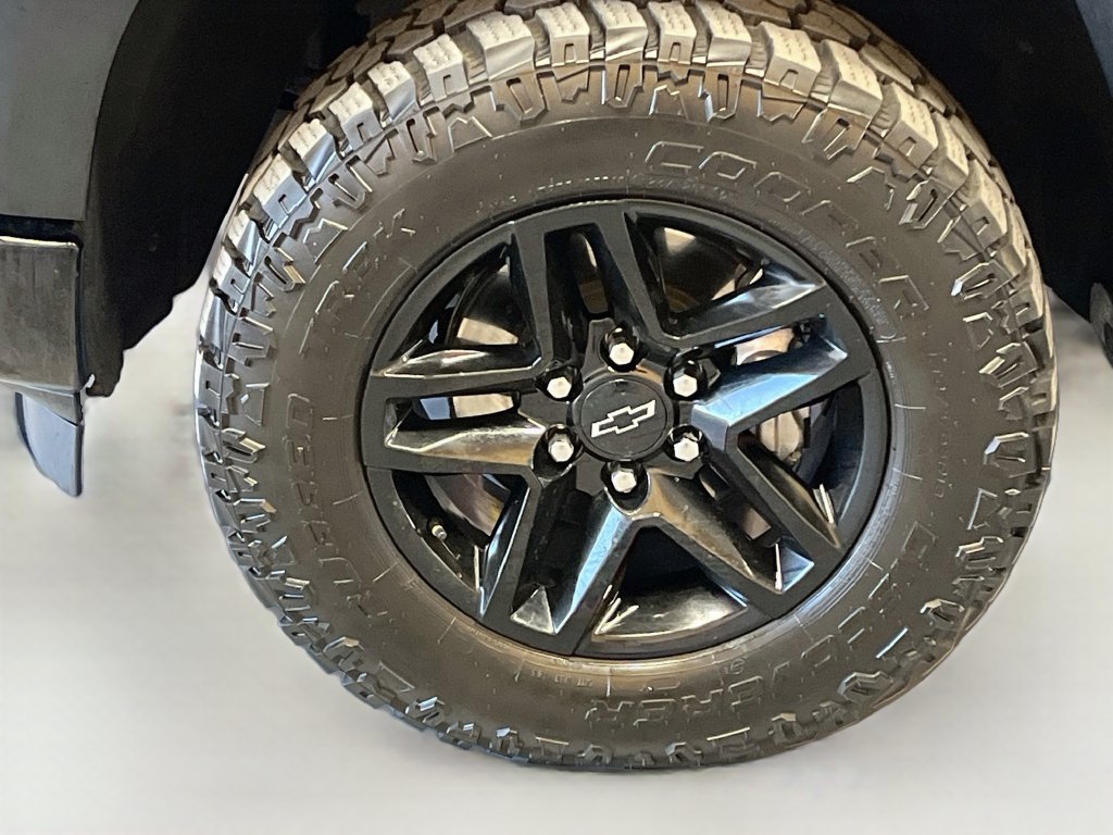 Used 2022 Chevrolet Silverado 1500 Custom Trail Boss AWD/4WD image 28