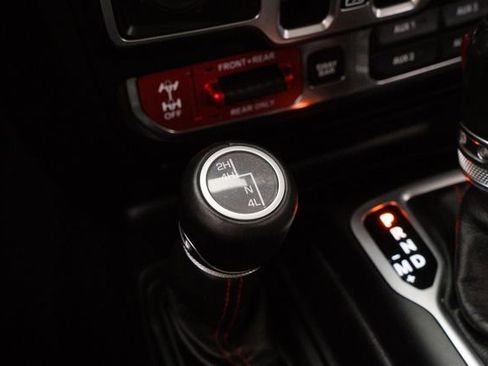 Used 2018 Jeep Wrangler Unlimited Rubicon w/ Dual Top Group image 46