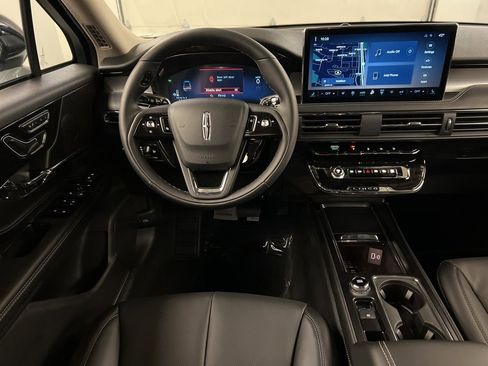 New 2026 Lincoln Corsair Premiere image 8