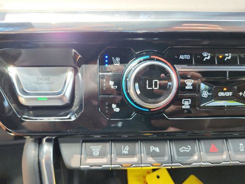 Used 2024 GMC Sierra 2500 Denali Ultimate AWD/4WD image 24