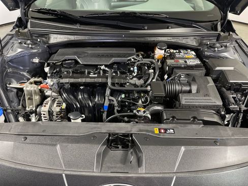 Used 2023 Hyundai Elantra SEL w/ Convenience Package image 10