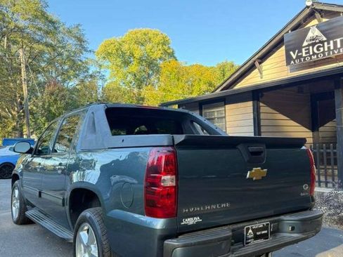 Used 2012 Chevrolet Avalanche LS RWD image 4