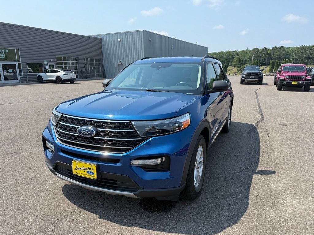 Used 2020 Ford Explorer XLT w/ Equipment Group 202A AWD/4WD image 1